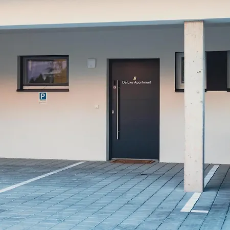 Apartment Deluxe *