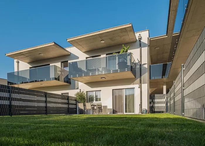 Deluxe アパート *